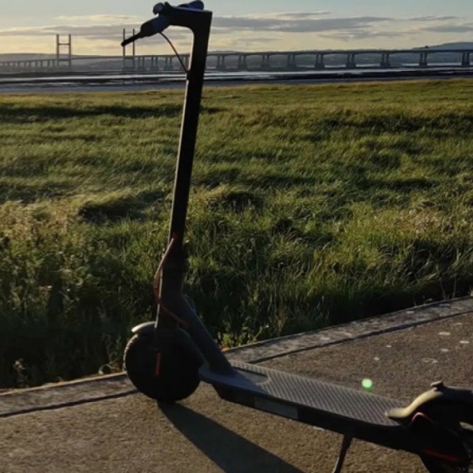 AERIUM AOVO ES80 elektromos roller, fekete