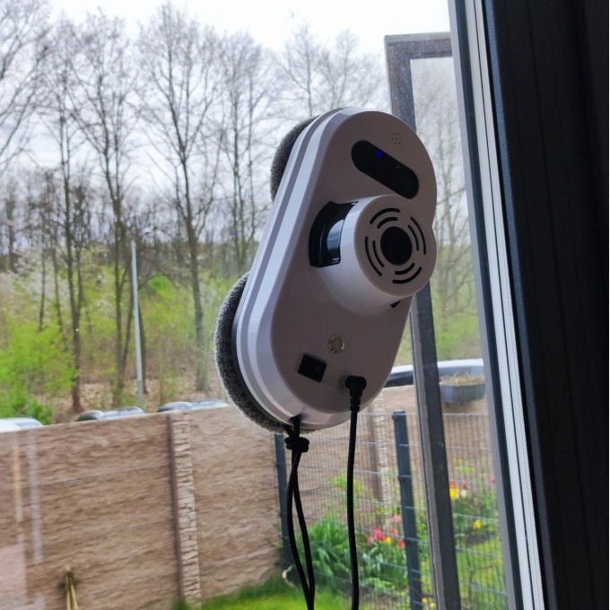 AERIUM VAC100 SMART ablaktisztító robot, fehér