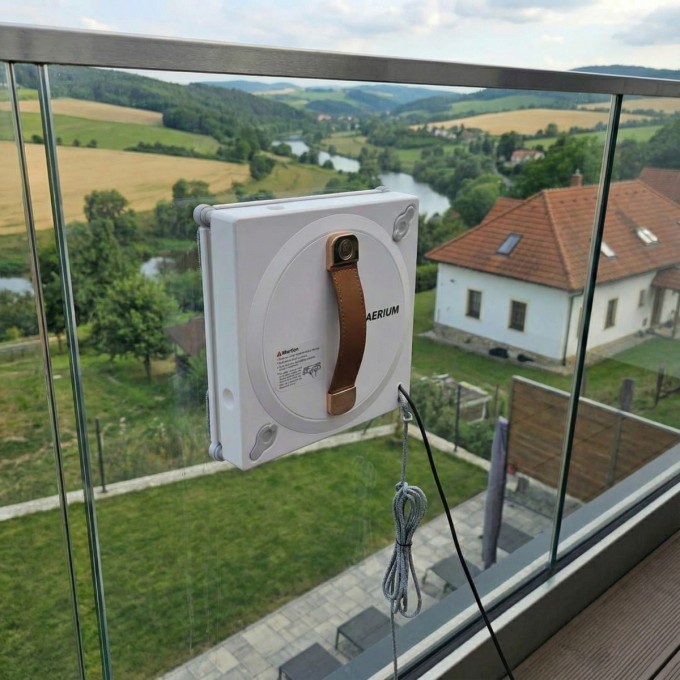 AERIUM Dewis SQ572 ablaktisztító robot